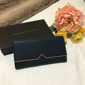 NEW, Charles&keith classic long wallet ✨✨✨